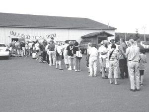 Crowds lined up for the opening of the 2008 Library Friends 