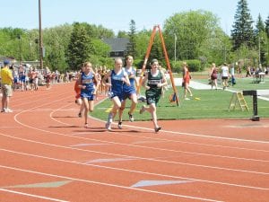 Ailee Larson (no. 3 in Viking singlet) has had a great season, finishing second in the 800 meter run at the Section 7A meet and qualifying for State.