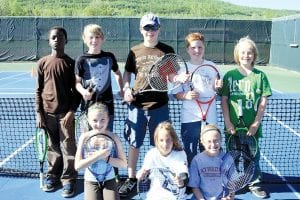 The after-school tennis program Stars division: (L-R, front) Sarah Toftey, Alyssa Martinson, Hannah Toftey. (L-R, back) Sam O’Phelan, Will Lamb, Andrew Thompson, Dylan Works, Noah Roth.