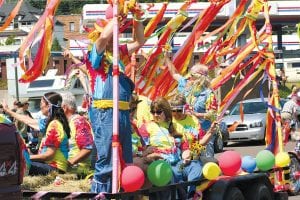 The Class of 1970 had a wild weekend. One classmate made Hawaiian leis for all to wear. Between the school-color leis and the tie-dye tops, the Class of ’70 won “Best Class Reunion Float,” leading some 70s class folks to quip, “We got lei’d and won first prize!”