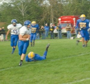 Peter Warren had a great game running the football for the Vikings against Esko. Warren rushed for 117 yards and averaged over 7 yards per carry.