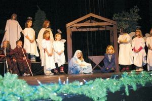 Ulti matel y, Grace ma nages t o dir ect “ The Best Christmas Pageant Ever!”