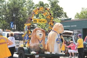 The Grand Marais Lions and Lioness Clubs had lovely sculpted lions on their parade entry, which declared “We Serve.” Thank you Lions and Lionesses for all you do!