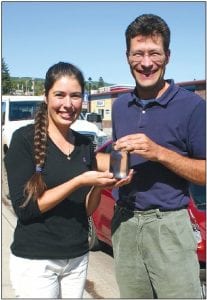 Alesha and Marco Manzo III of Sagonto Resort on Lake Saganaga with one of the freshwater jellyfish Craspedacusta sowerbyi they captured in the border lake. Above: A close-up look at the captive Craspedacusta sowerbyi.