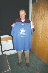 Sawtooth Elementary School much loved volunteer David Hahn was honored at an endof the-school-year awards ceremony on June 6. He has devoted many hours to the students, helping out the staff and delighting children with creative techniques that foster enthusiasm and learning.