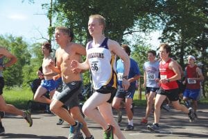 Two local runners, bare chested Drew Holman and Kieran Scannell (656) finished 3rd and 5th place in the field of almost 200 runners.