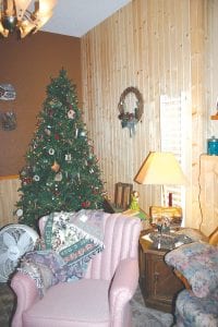 Lots of bargains— and fun at Oddz & Endz. Above: The Oddz & Endz crew - Sandi Furlow, Arvis Thompson, EvaLyn Carlson, Barb Jansen. (Not pictured Sharon Bloomquist). Far left: A lovely display of holiday décor. Left: There is a bit of everything at Oddz & Endz.