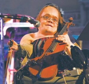 Award winning vocalist and violinist Gaelynn Lea will perform at Papa Charlie’s on March 1. Gaelynn, who won the 2016 NPR Music’s Tiny Desk Contest, will take the stage at 8 p.m. The concert is free.