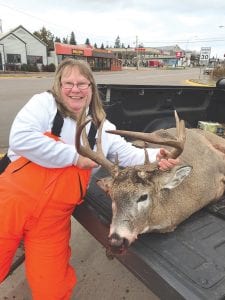 Above: Wendy Ford brought in this 2016 pound buck to Buck’s Hardware Hank last Wednesday and for a time she led the contest for heaviest deer. Wendy is currently in second place in Buck’s Big Buck contest.